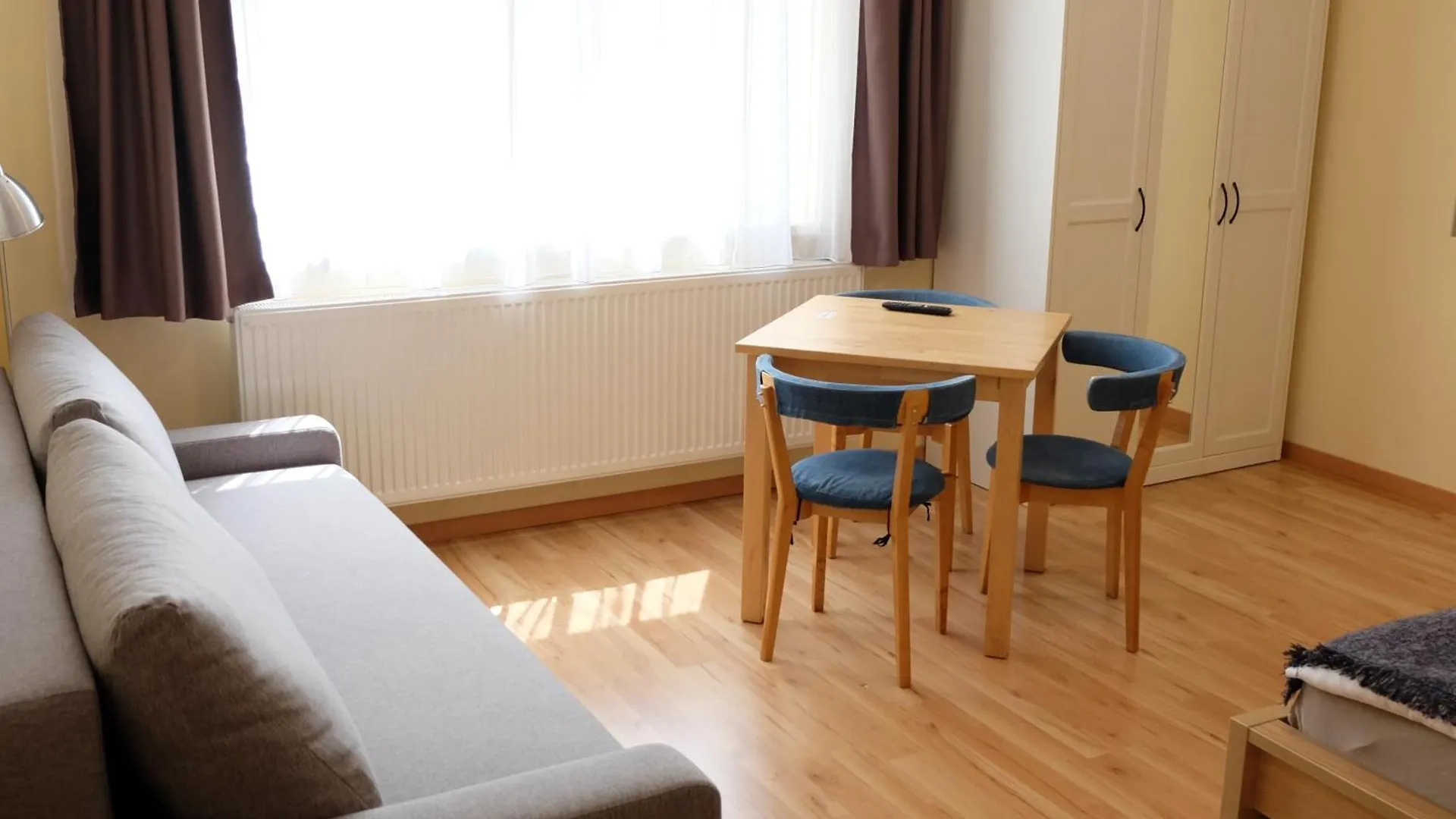 Petoefi Vendeghaz Hotel Eger